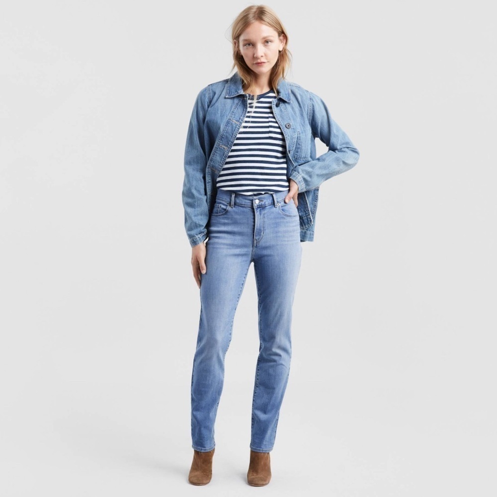 Levi’s women’s classic straight blue denim jeans sz 27 preloved